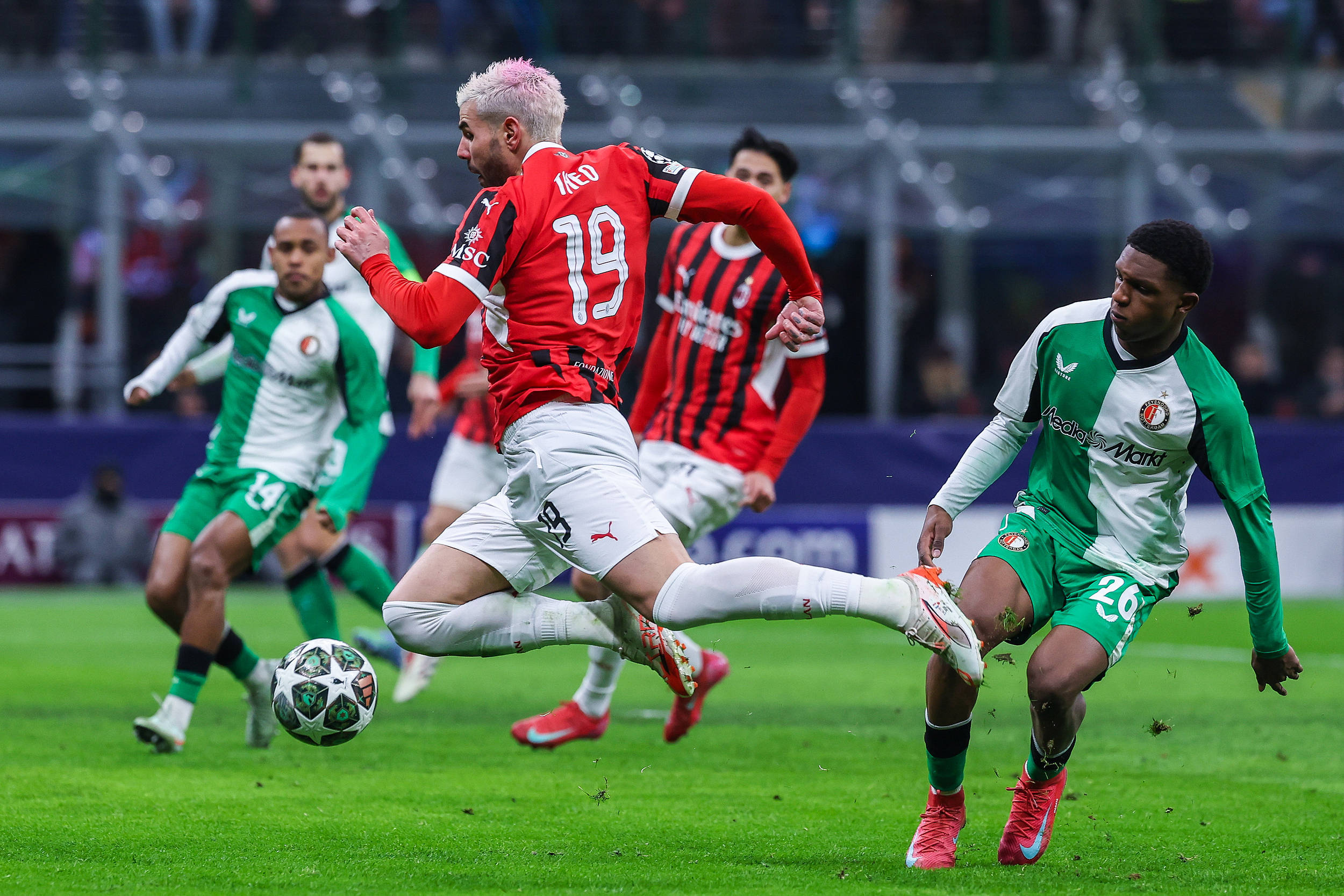 窗口期突围战来临，国际米兰围绕荷甲伤情更新，球迷炸锅，高层口径保持一致的简单介绍