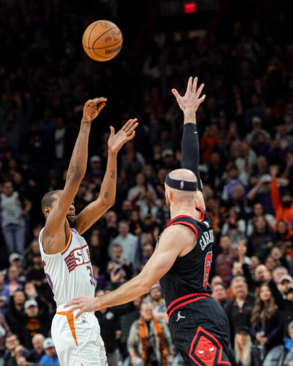  巴西杜兰特运球出界 