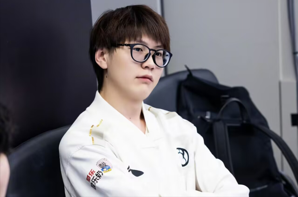 关于Rookie连续十场比赛得分超过绝杀,TES挑战极限!的信息 关于Rookie连续十场比赛得分超过绝杀,TES挑战极限!的信息